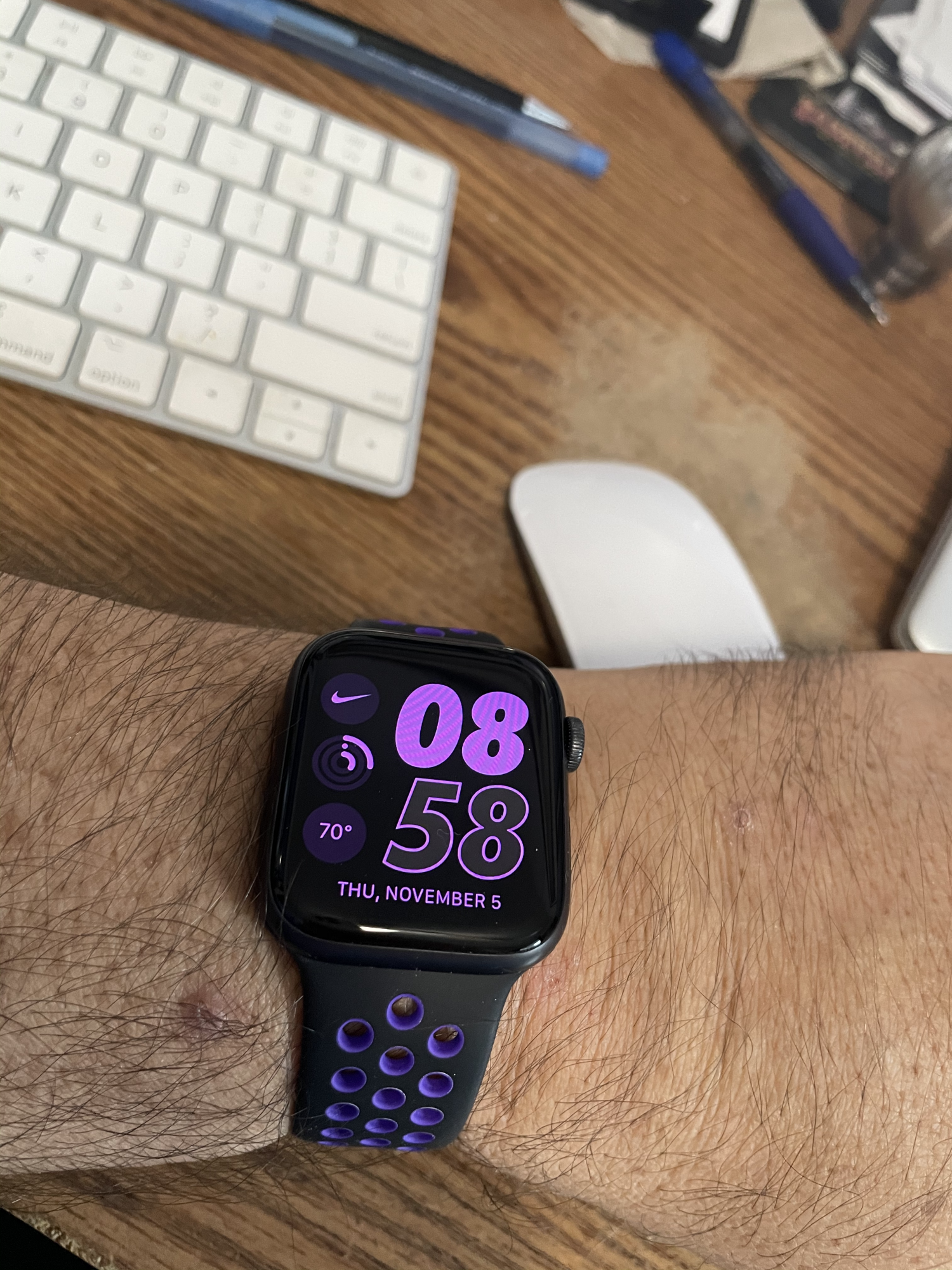 apple watch nike hyper grape