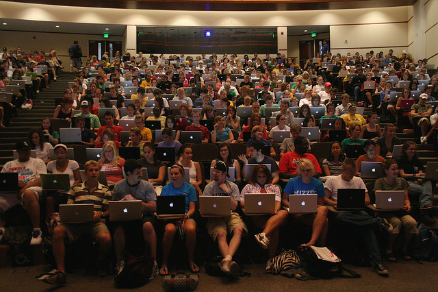i-d882fca156098d85e9d9fa767ac2b7f9-mizzou jschool loves apple.jpeg