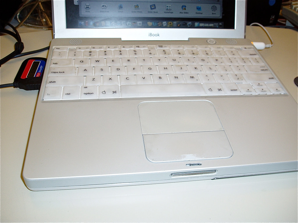 ibook-keyboard.jpeg