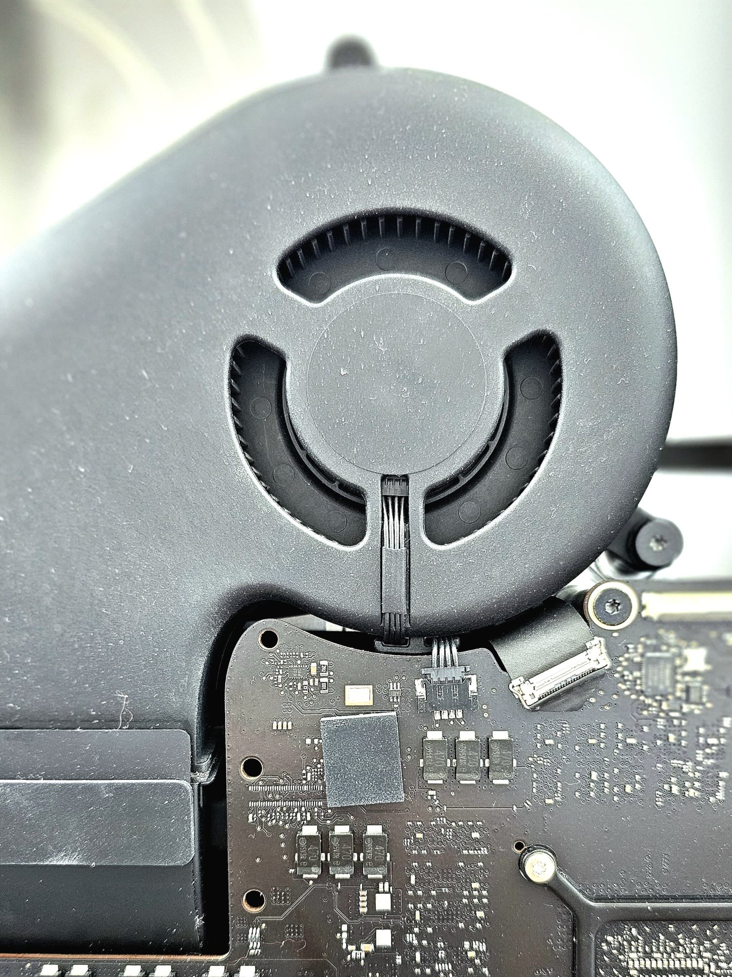 iMac 27 2019 fan issue.jpeg