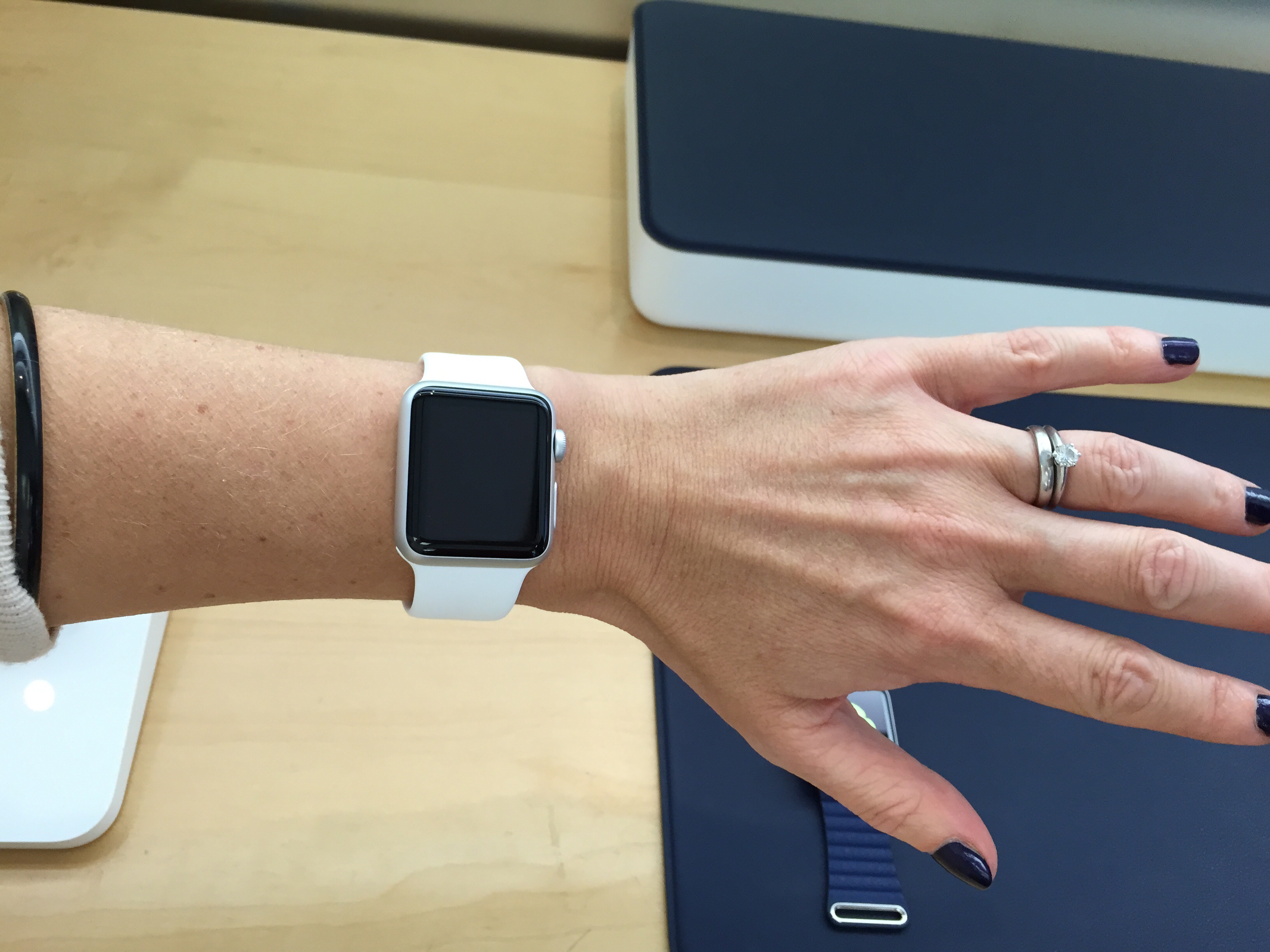 Apple watch 9 фото на руке Apple watch 9 фото на руке