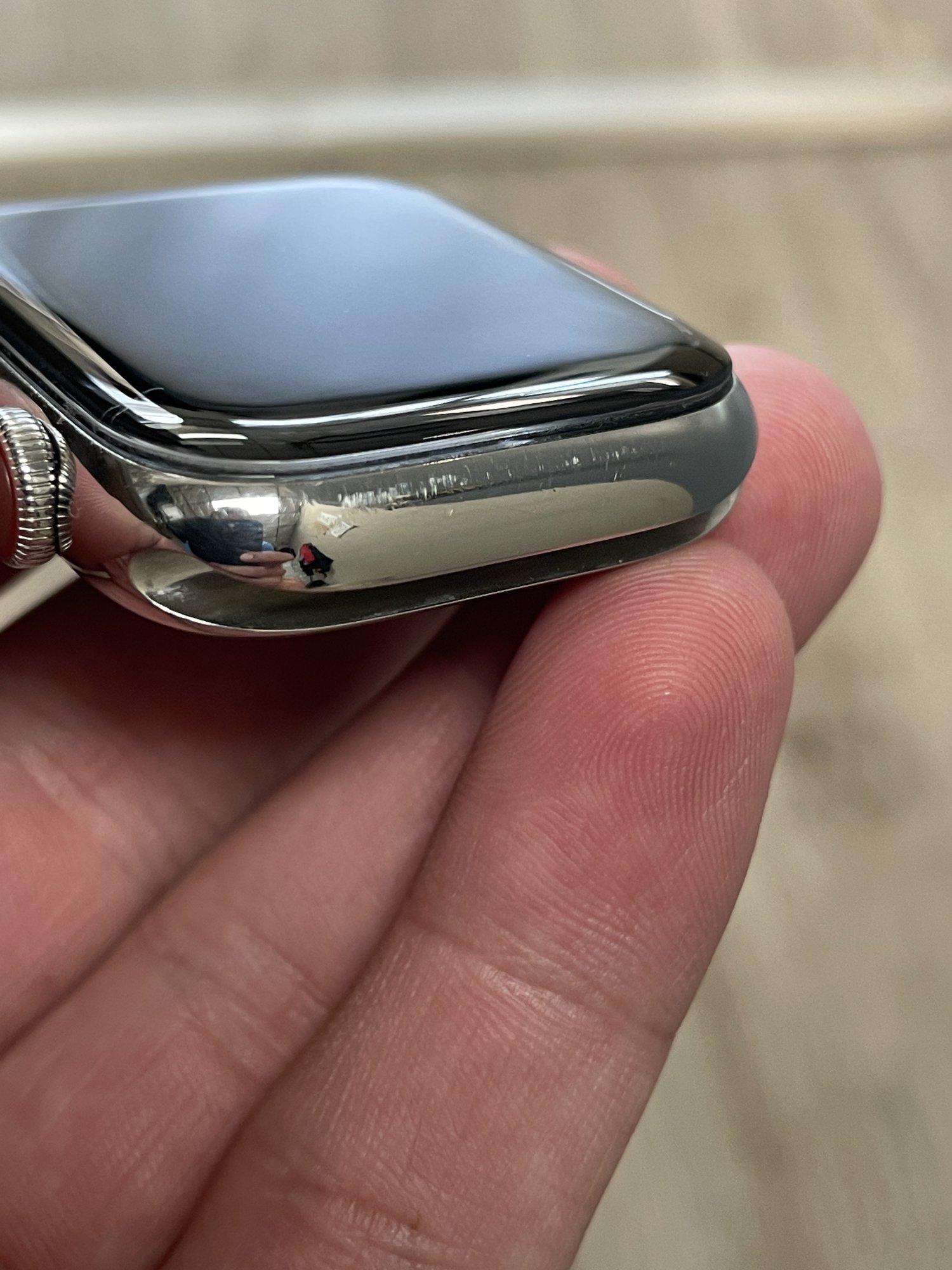Users discover stainless steel Apple Watch scratches easily, the
