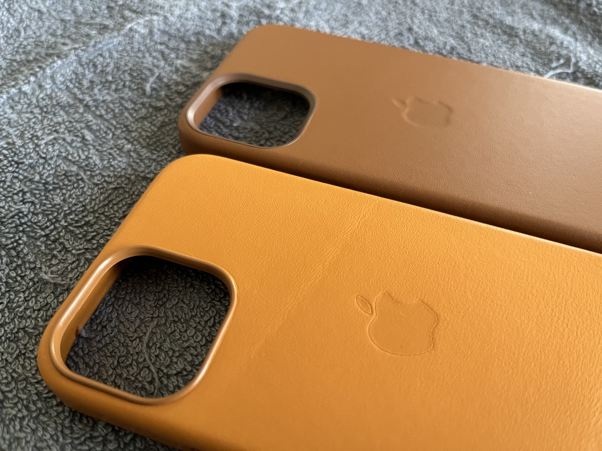 Lines on Apple leather case?