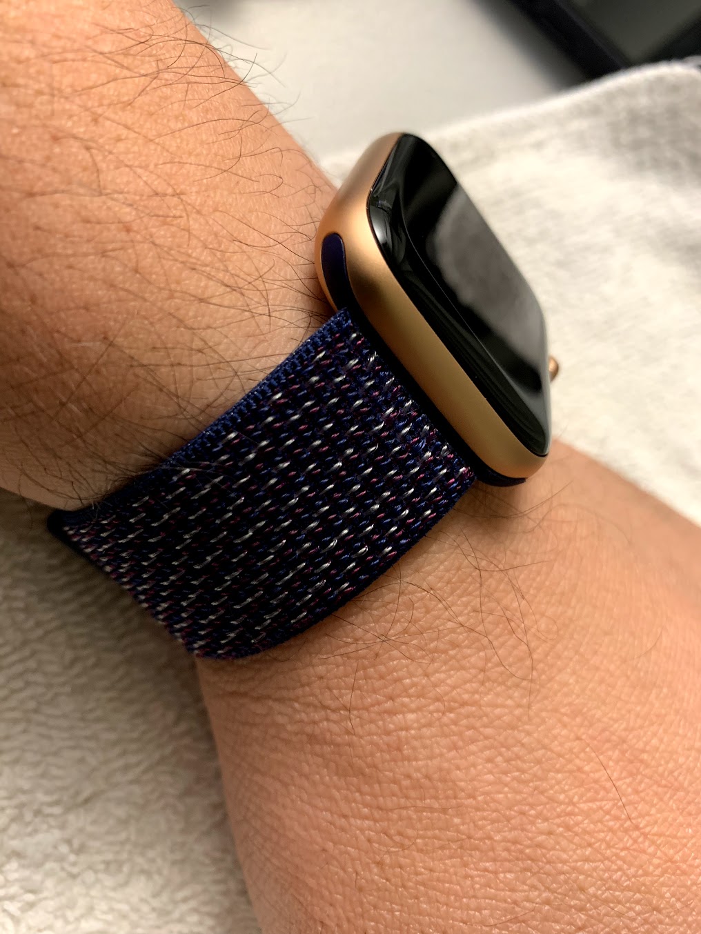 apple watch 4 gold sport loop