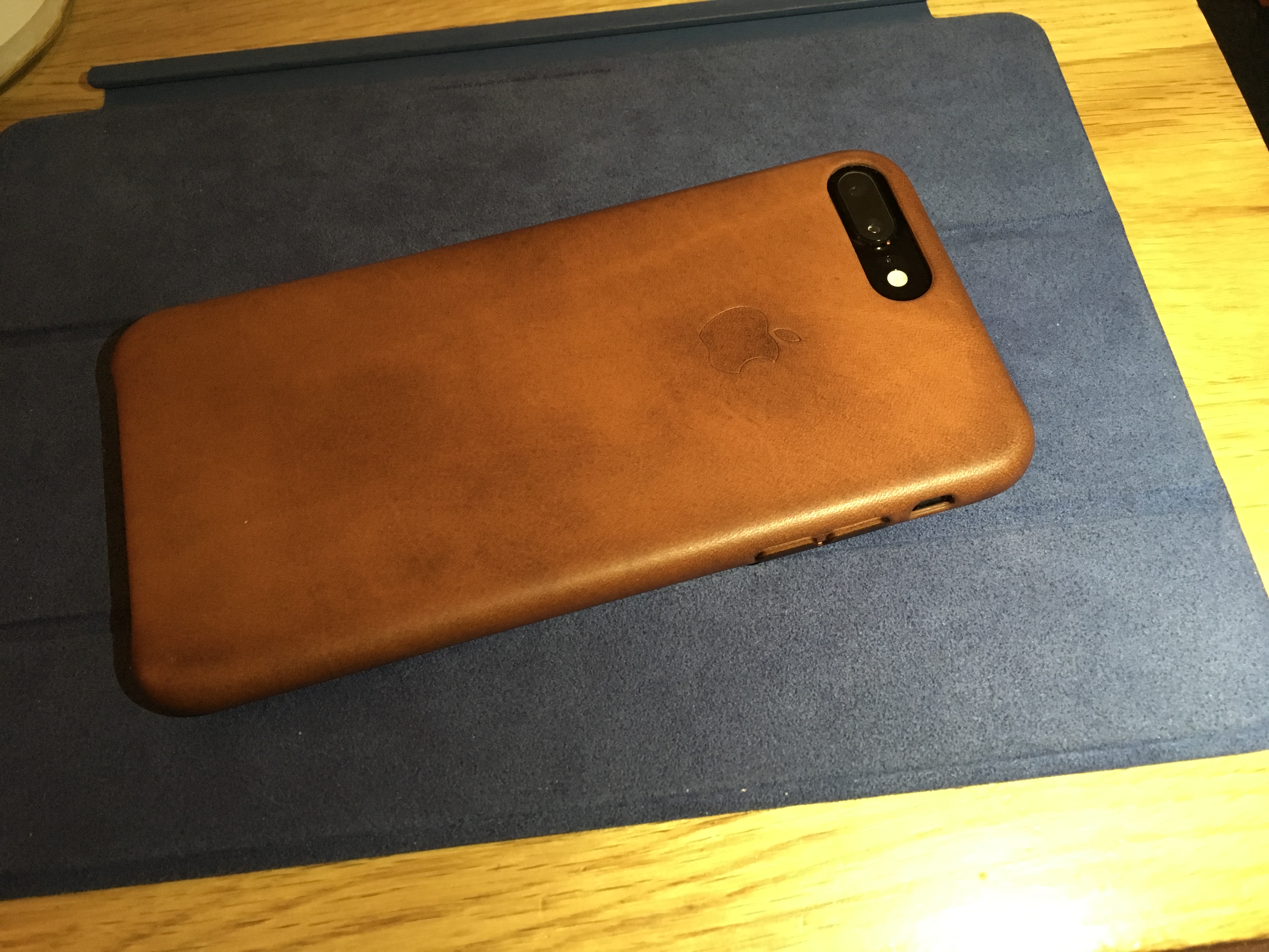 Apple Leather vs Silicone case MacRumors Forums