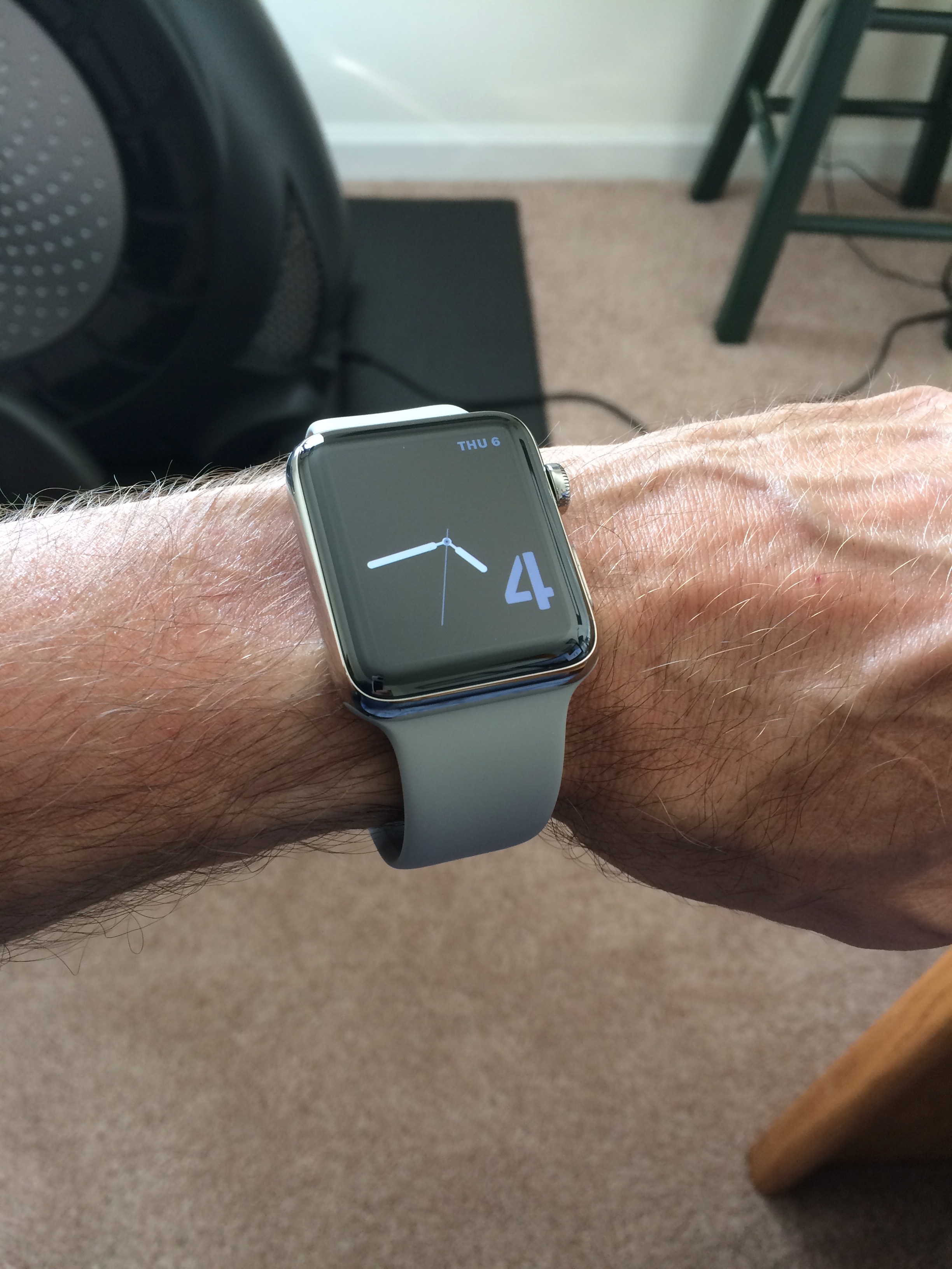 44mm apple watch screen