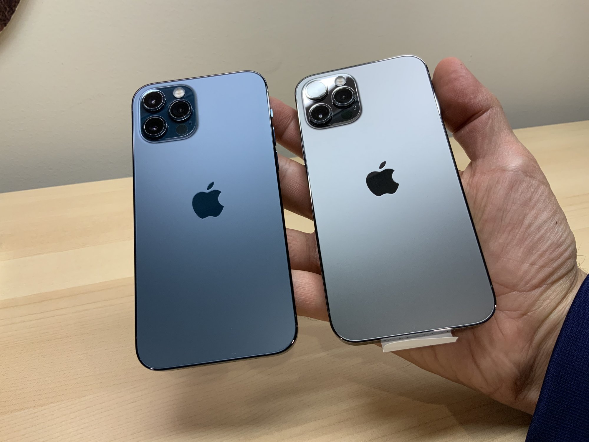 Why I went with Graphite over Pacific Blue. | Page 2 | MacRumors Forums