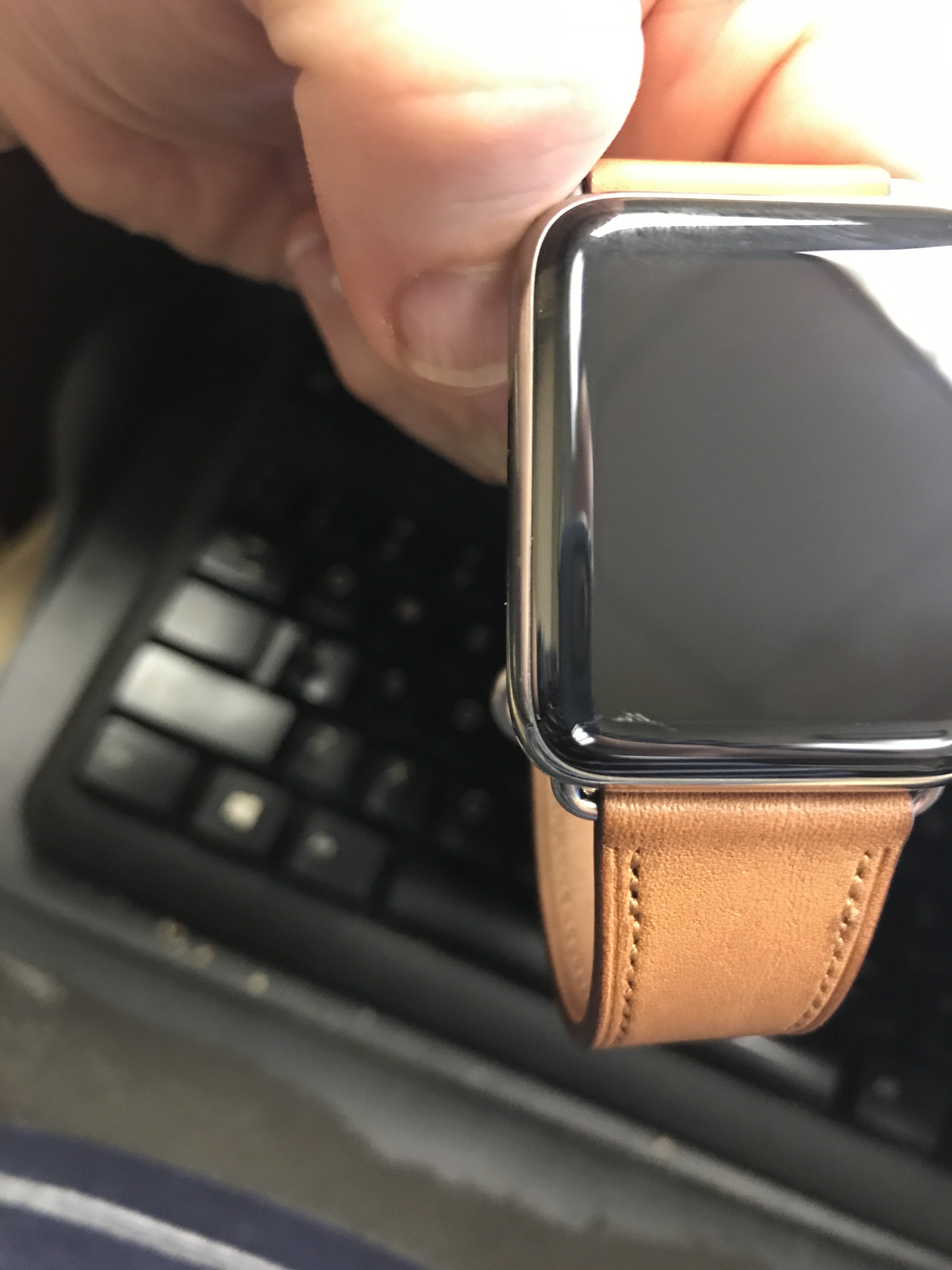 apple watch 3 hairline crack