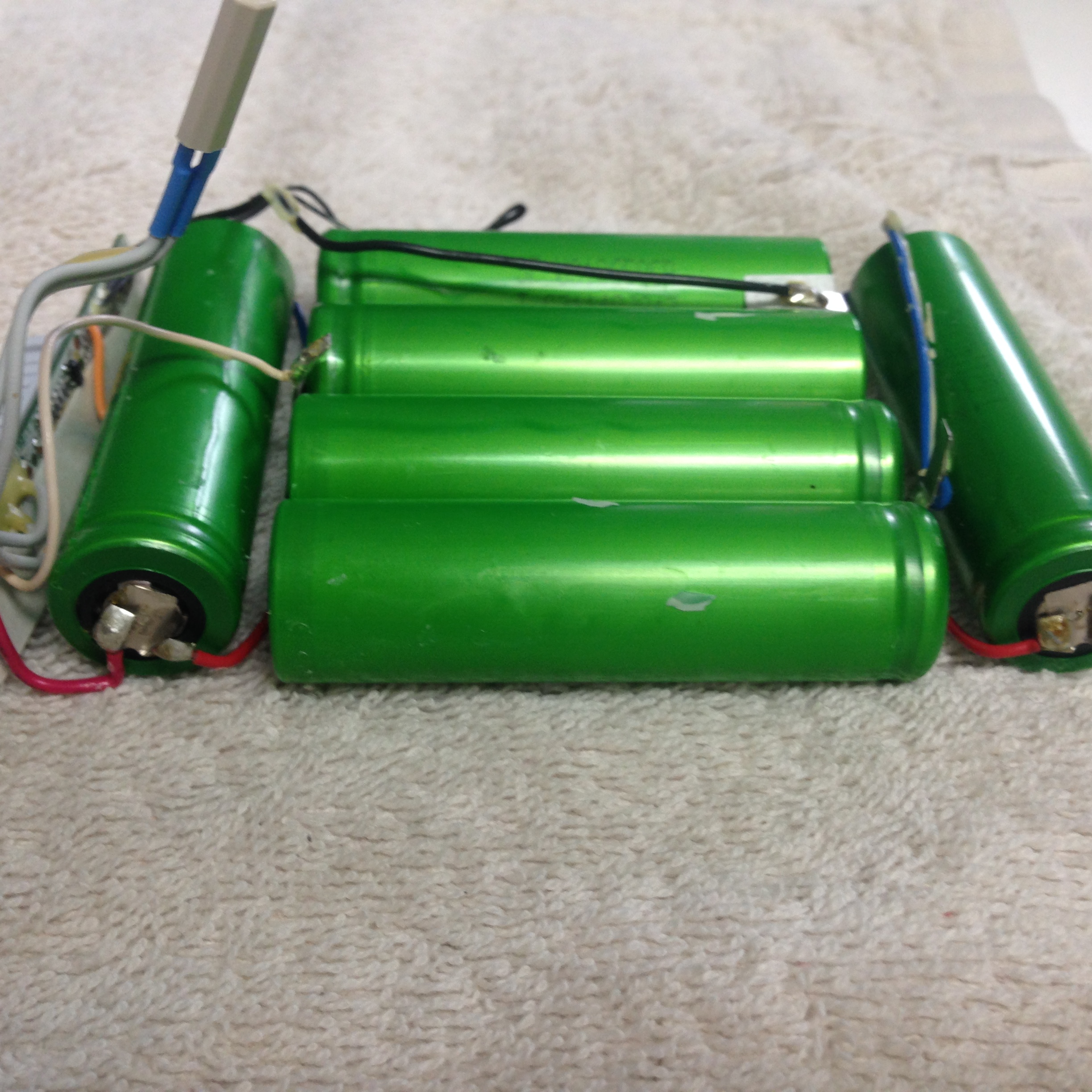 What S Inside An Ibook Battery Macrumors Forums