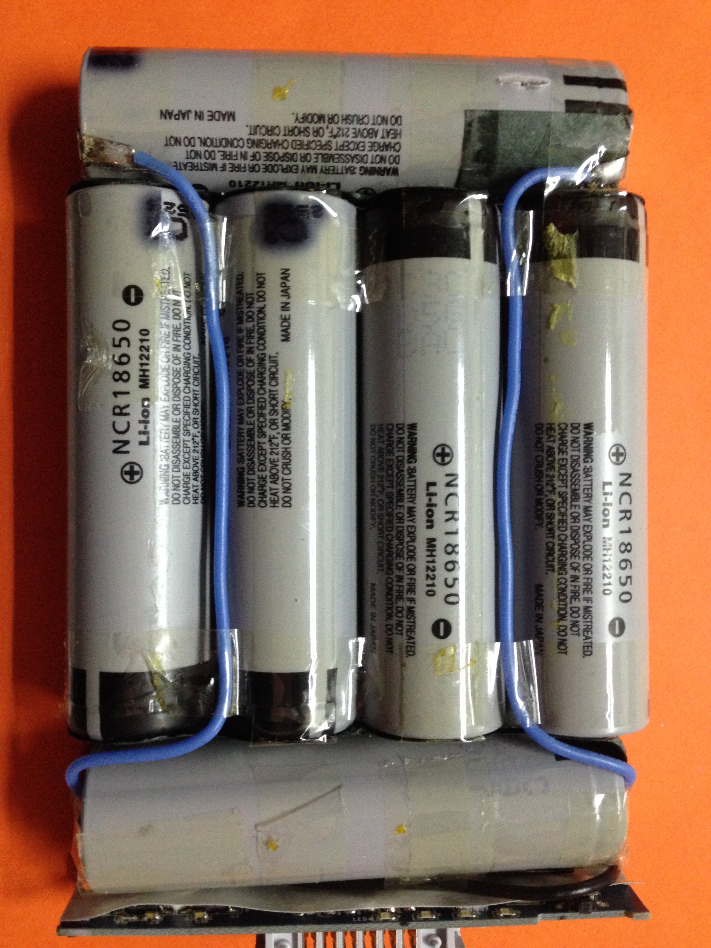 What S Inside An Ibook Battery Macrumors Forums