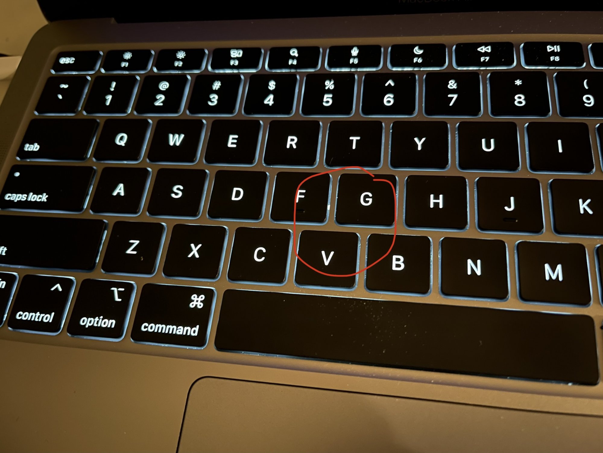 M1 Macbook Air Keyboard Lightbleed Right Of F Key Macrumors Forums