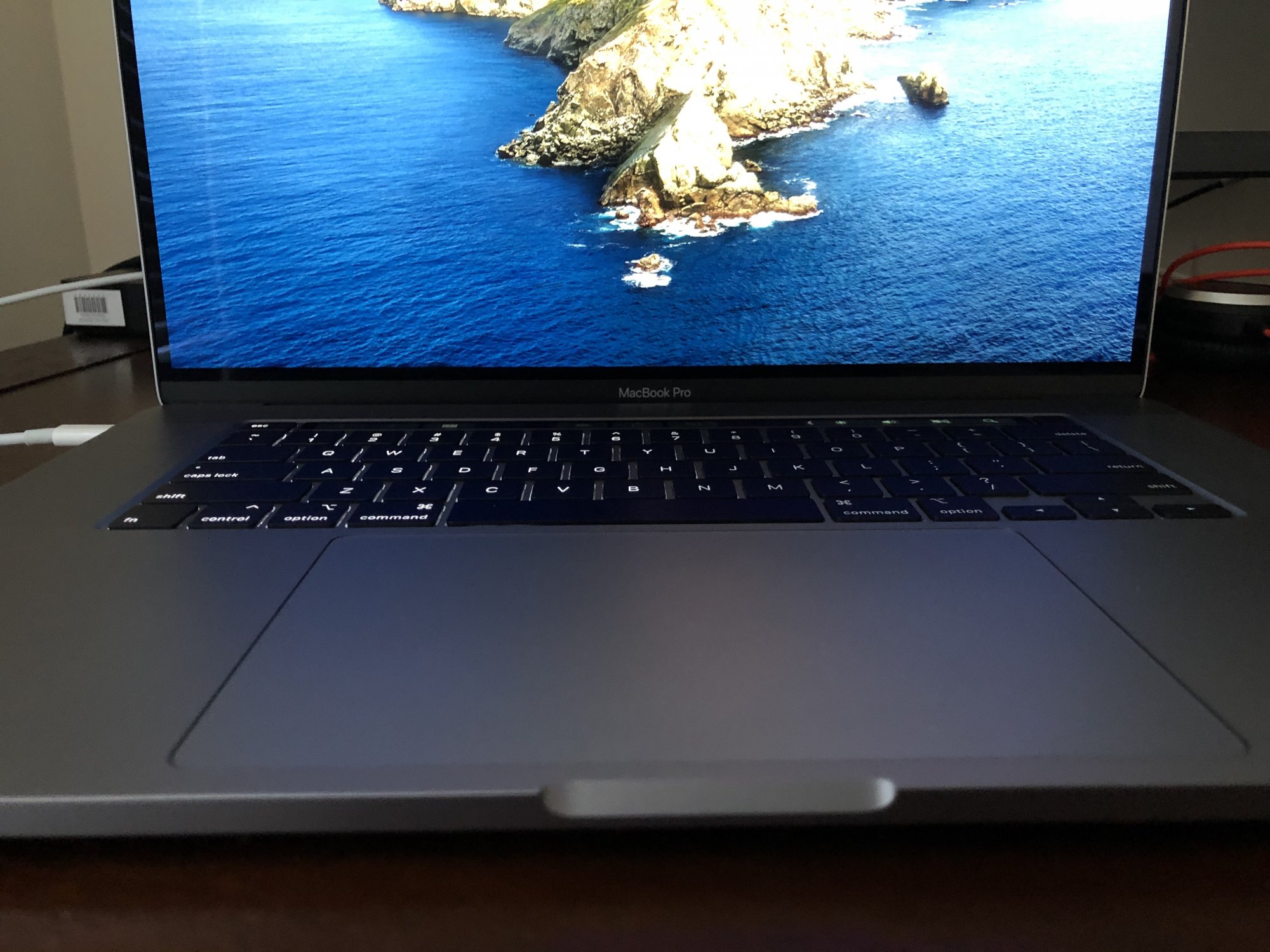 ondsindet Udlevering Indsigt 16 Inch MBP Keyboard Backlight not lighting half the keyboard | MacRumors  Forums