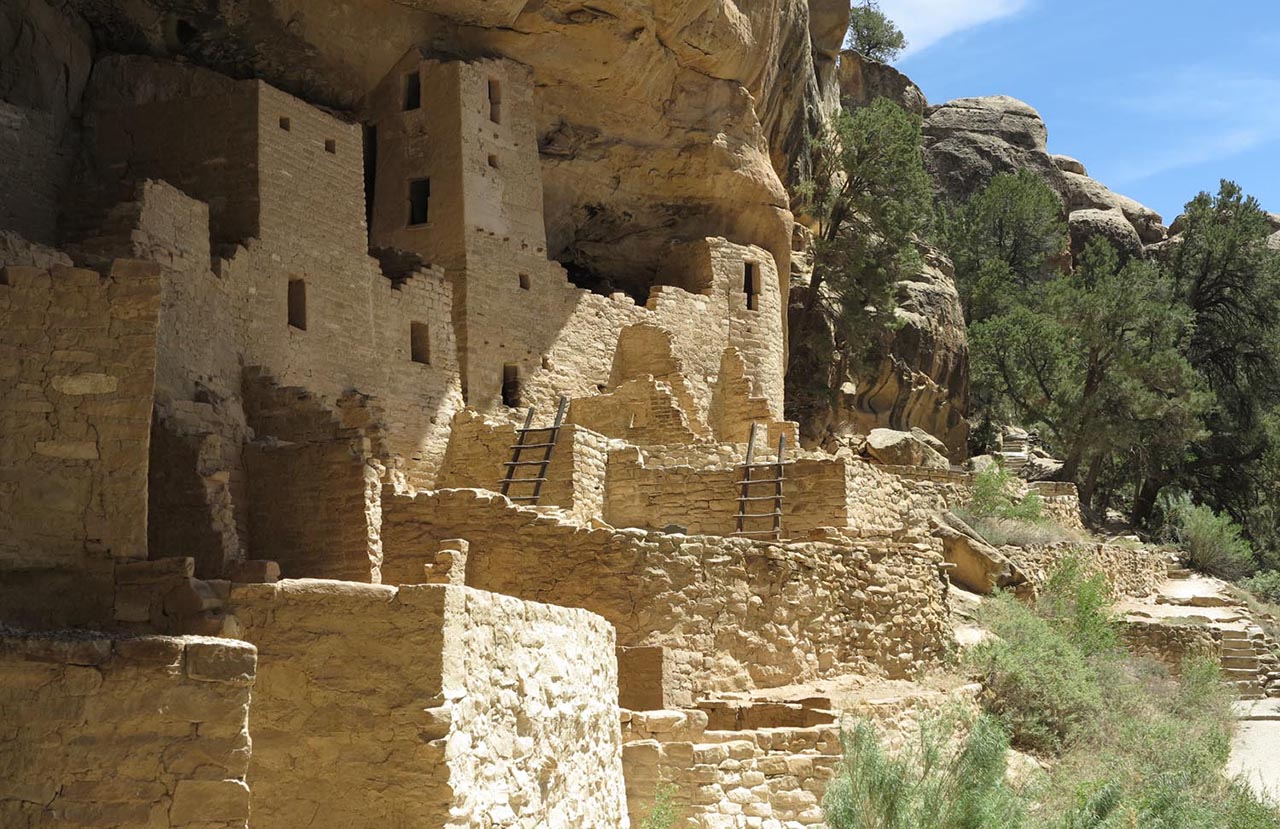 incliffpalace812c.jpg