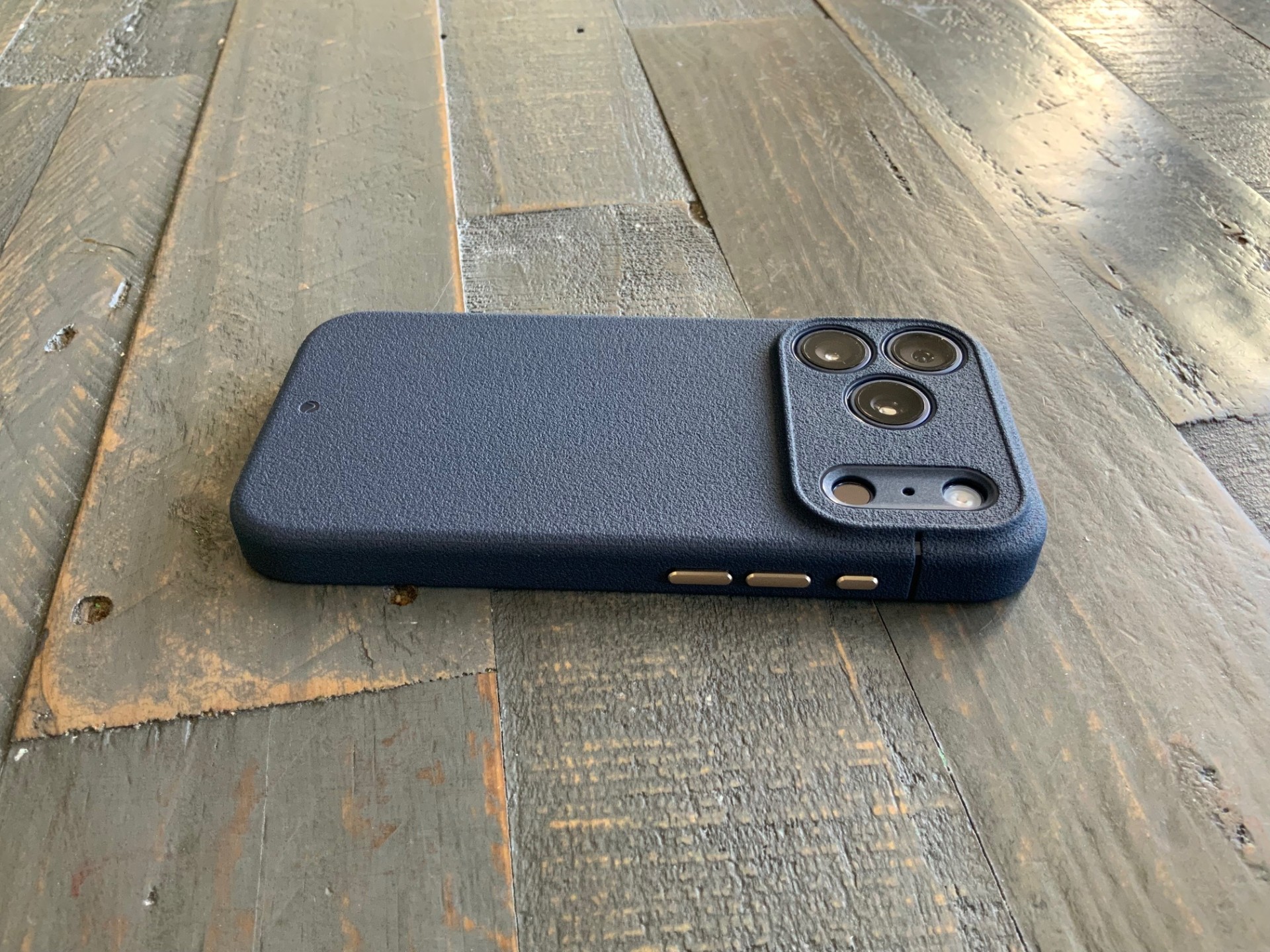 iphone 1.jpg