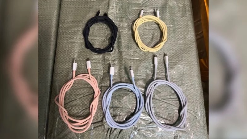 iphone-15-color-matched-cables.jpeg