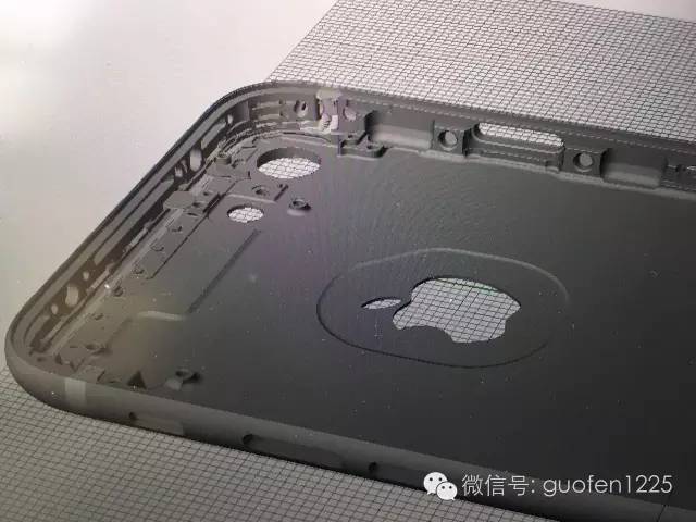 iphone-7-cap-04.jpg
