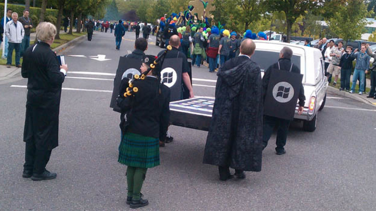 iphone-funeral-zdnet_full.jpg