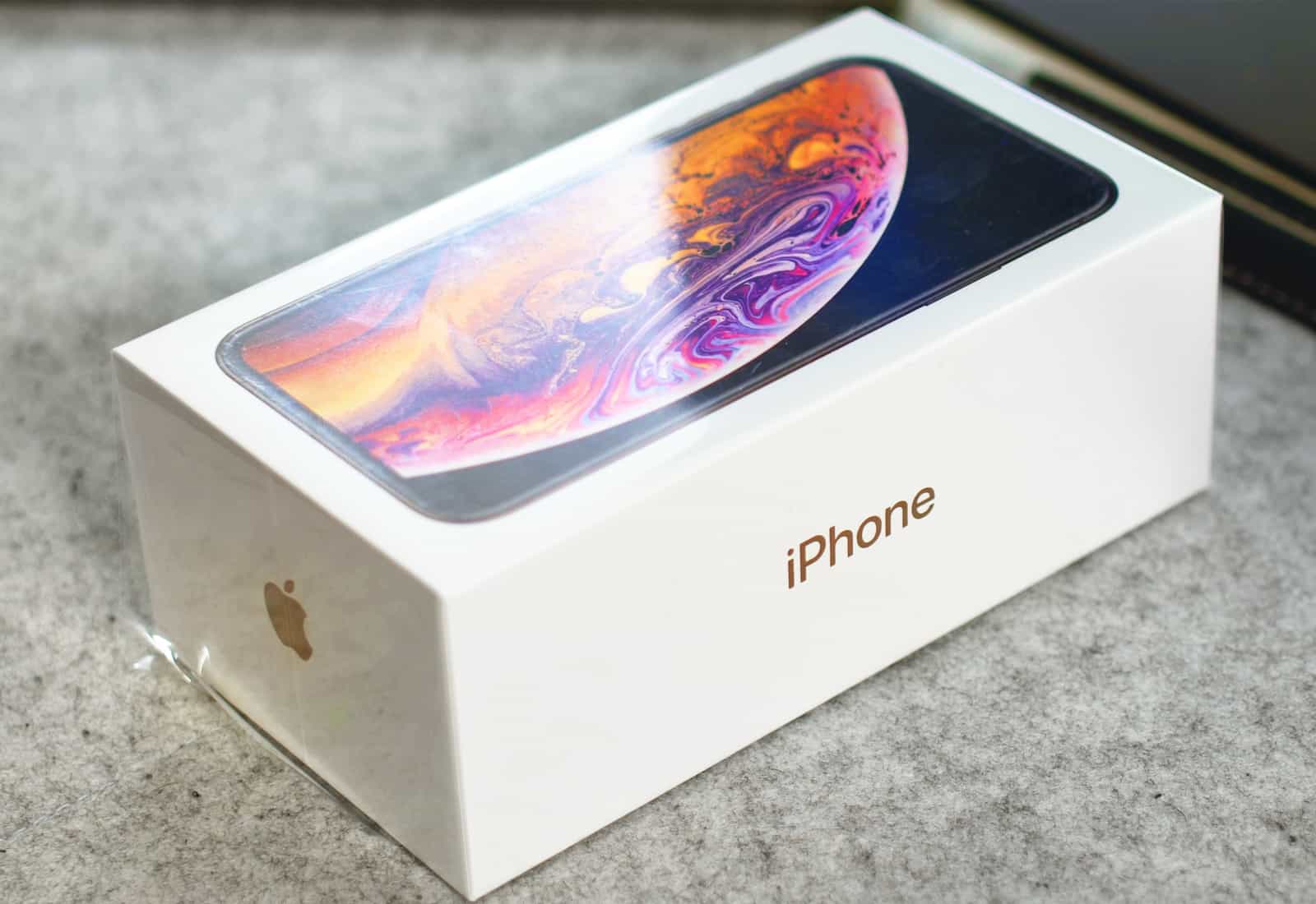 iPhone-XS-unbox.jpg