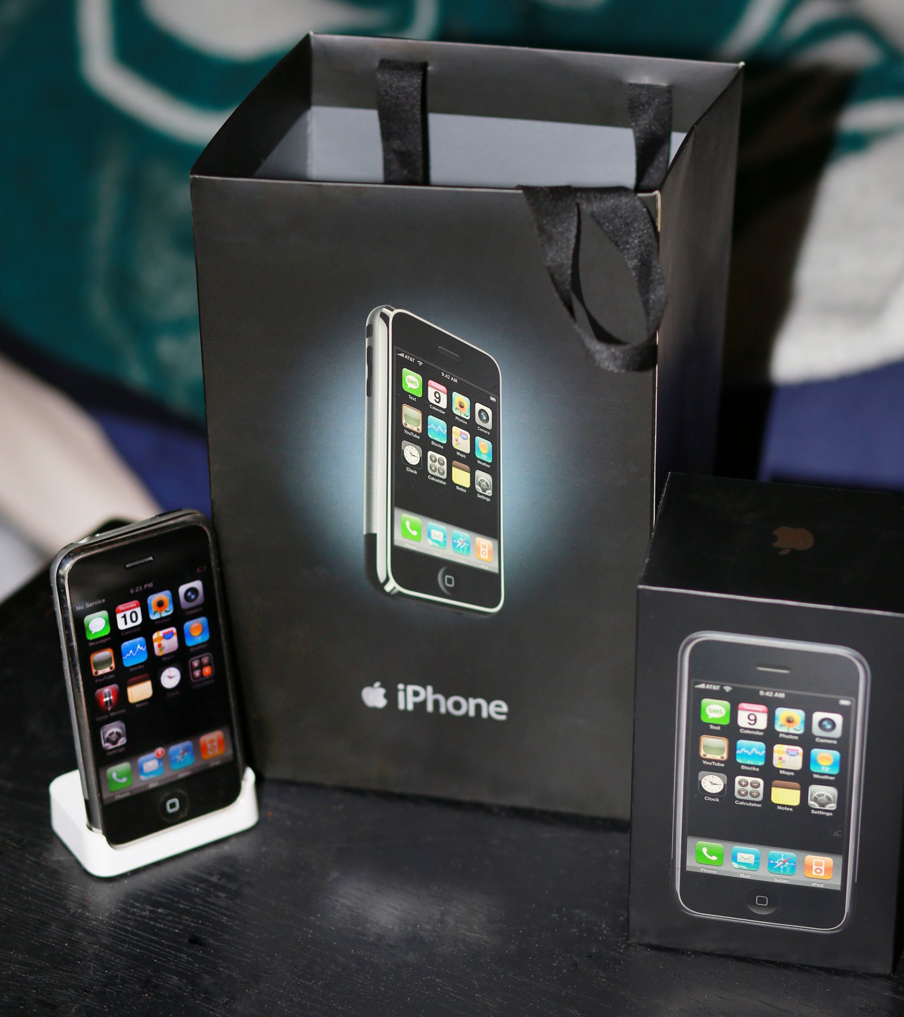 iphone1.jpg