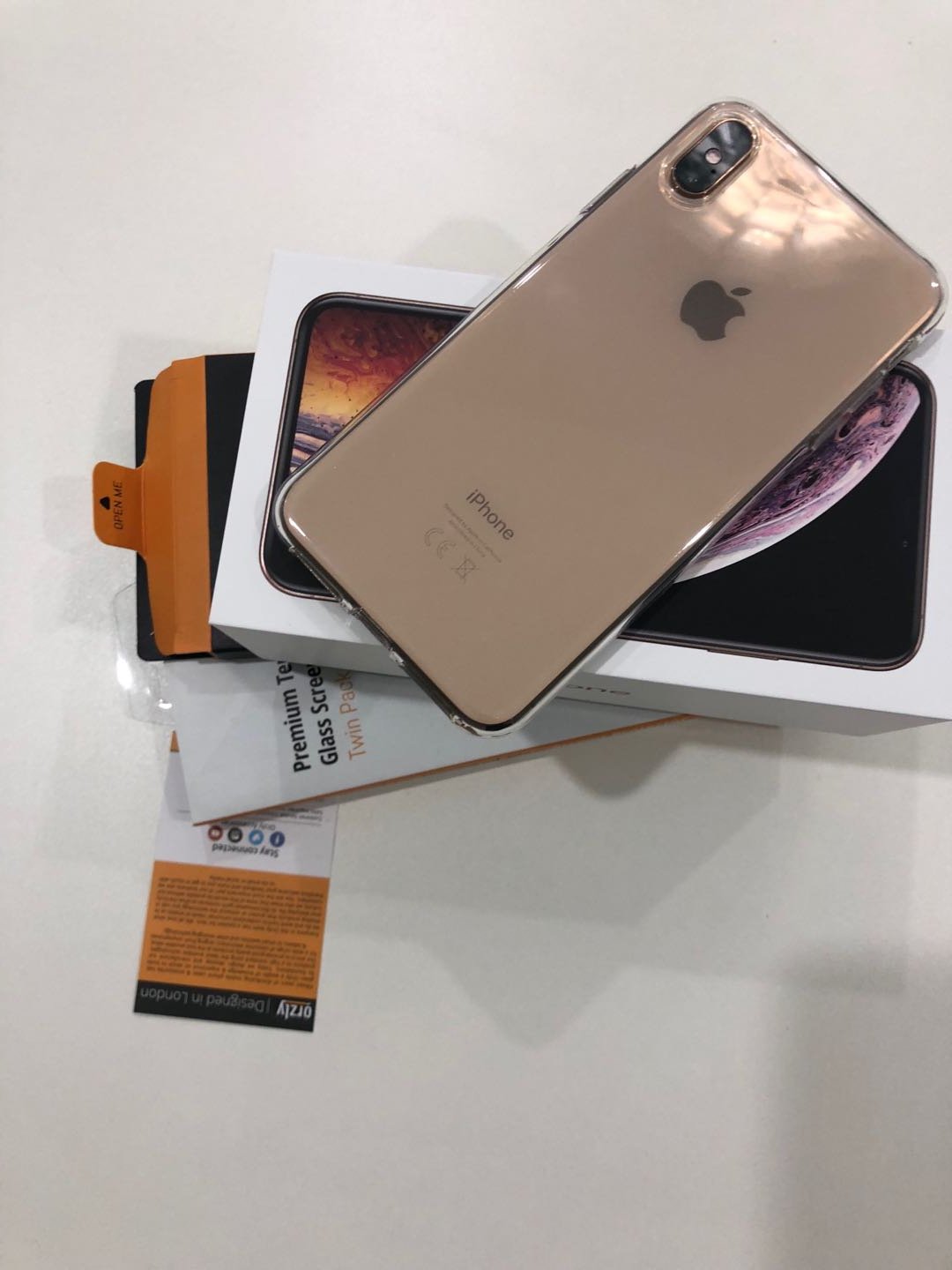 iPhoneXSMaxFinallyHere.jpg