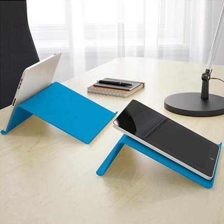 isberget-tablet-stand-blue__0456940_PE604450_S4.jpg