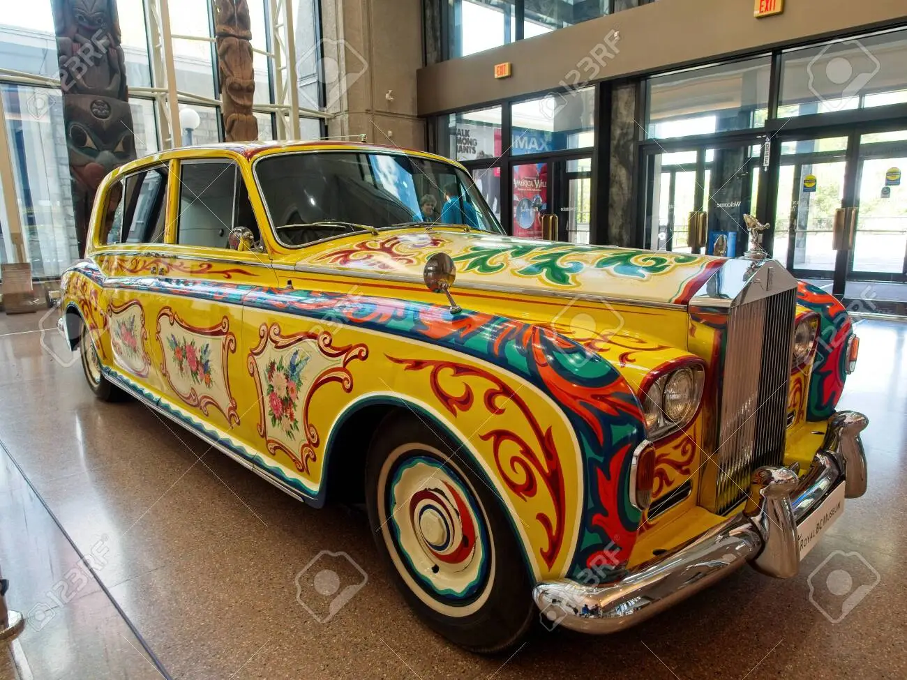 JohnLennonLimo.png