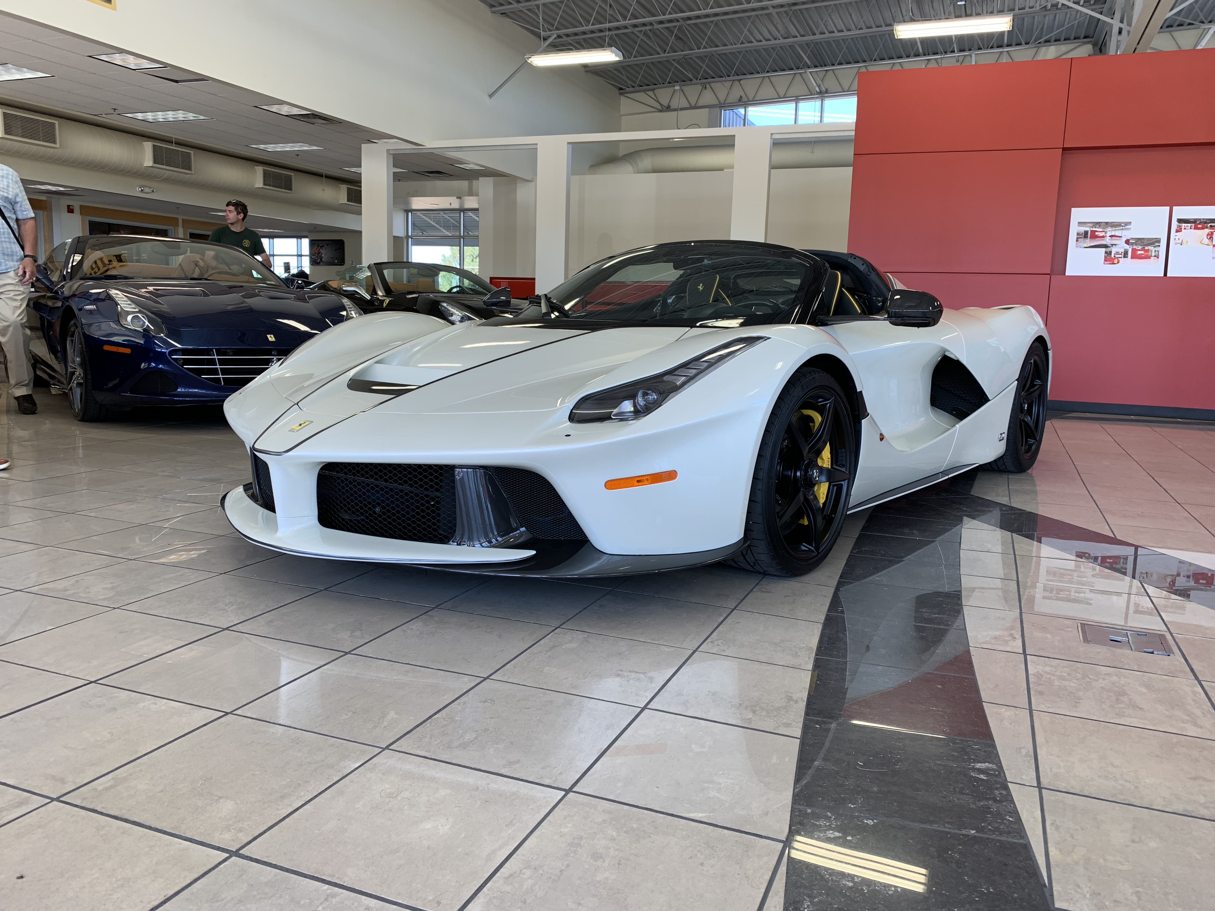 laferarri aperta.jpg