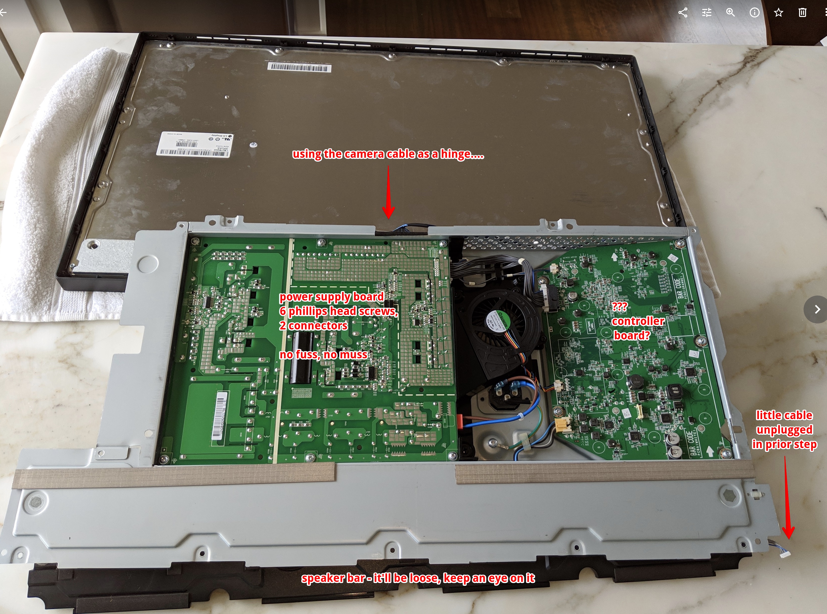 lg clamshell.jpg