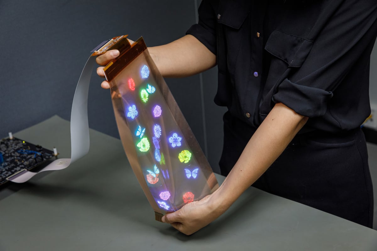 lgstretchable_2_small.jpg