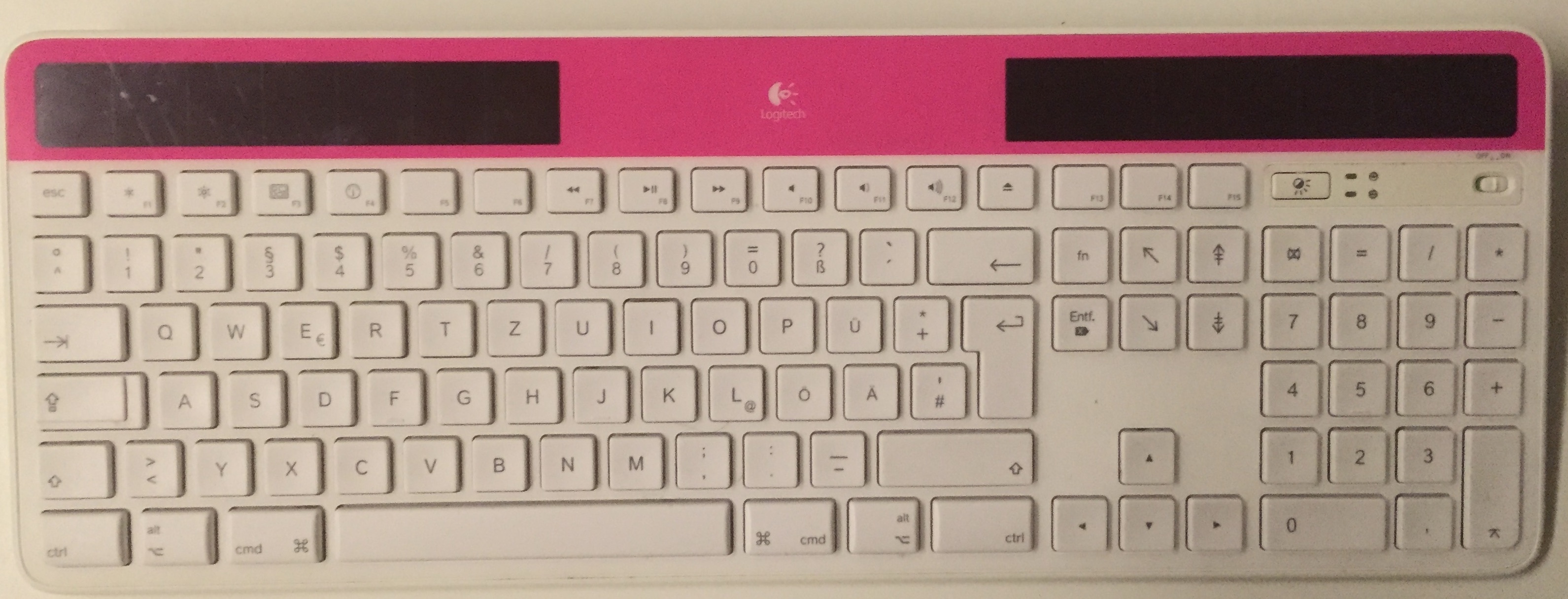 LogitechK750.jpg