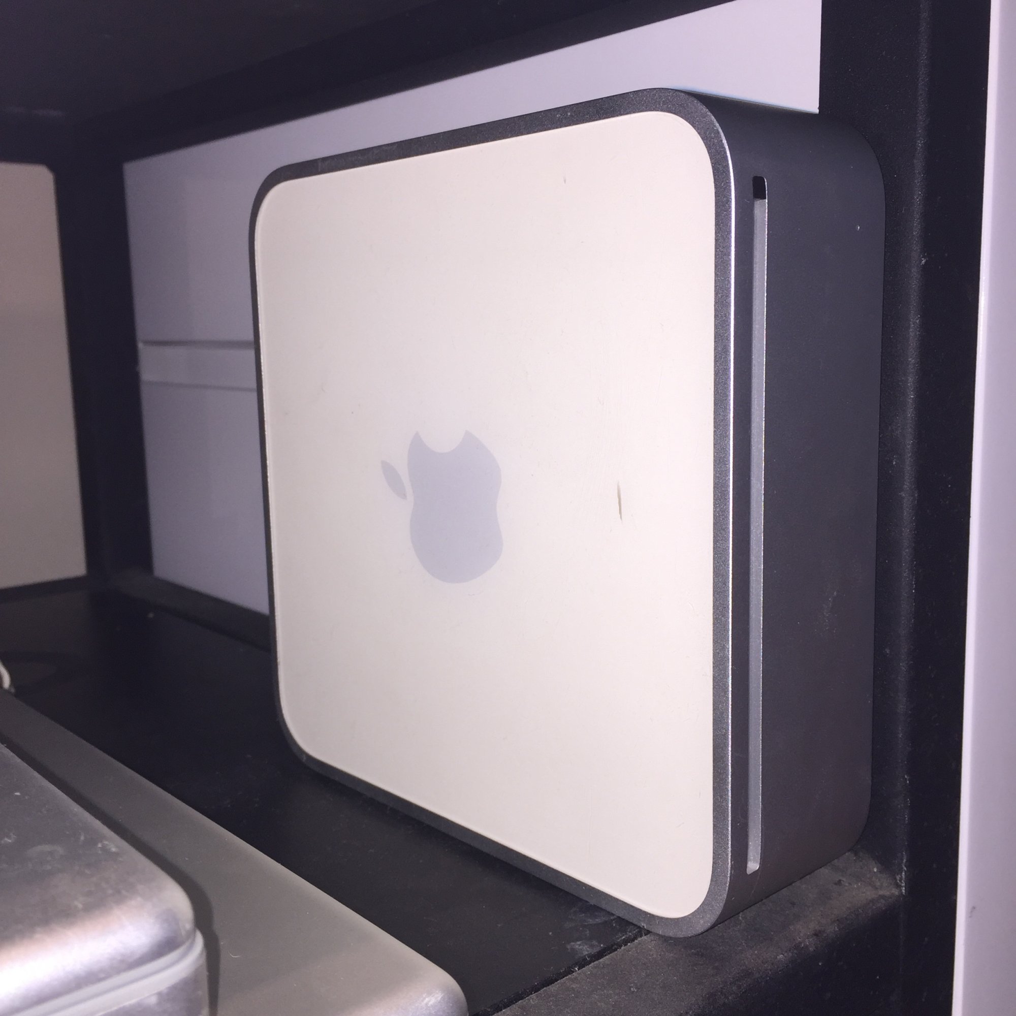 Mac mini white top.jpg