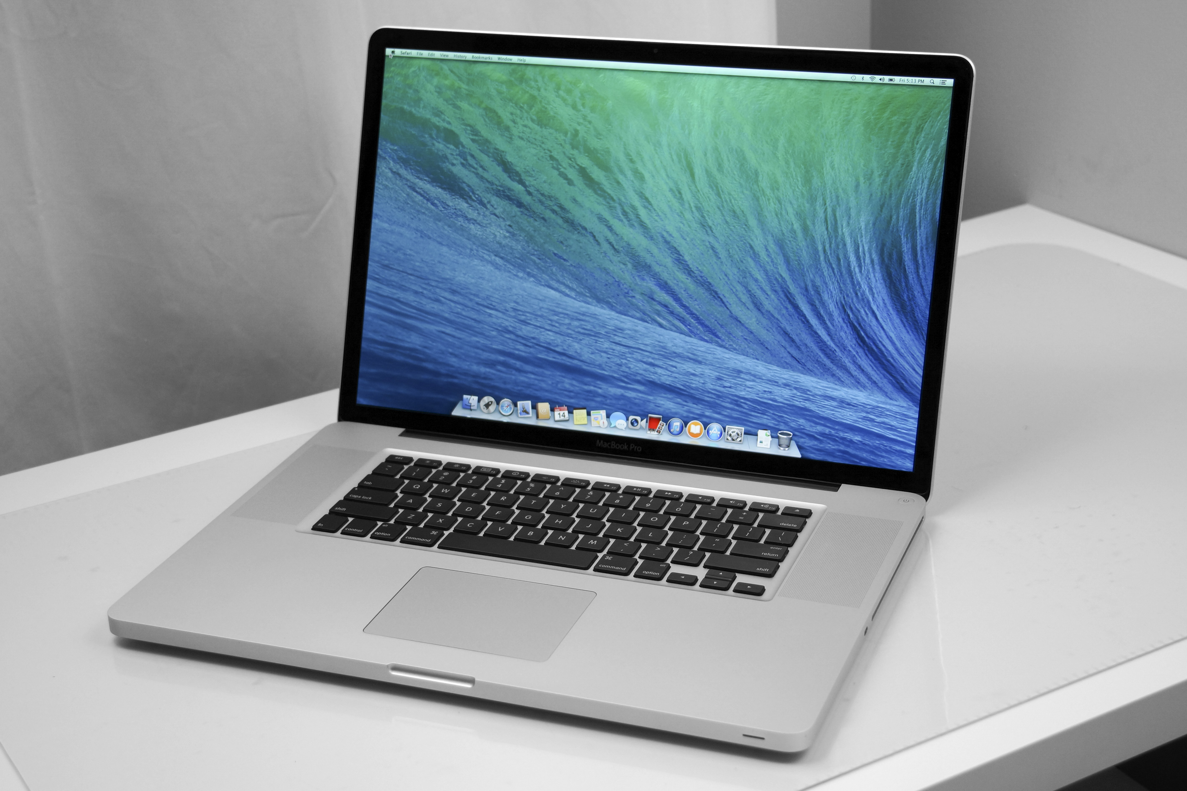 MacBook-Pro-17-_2.jpg