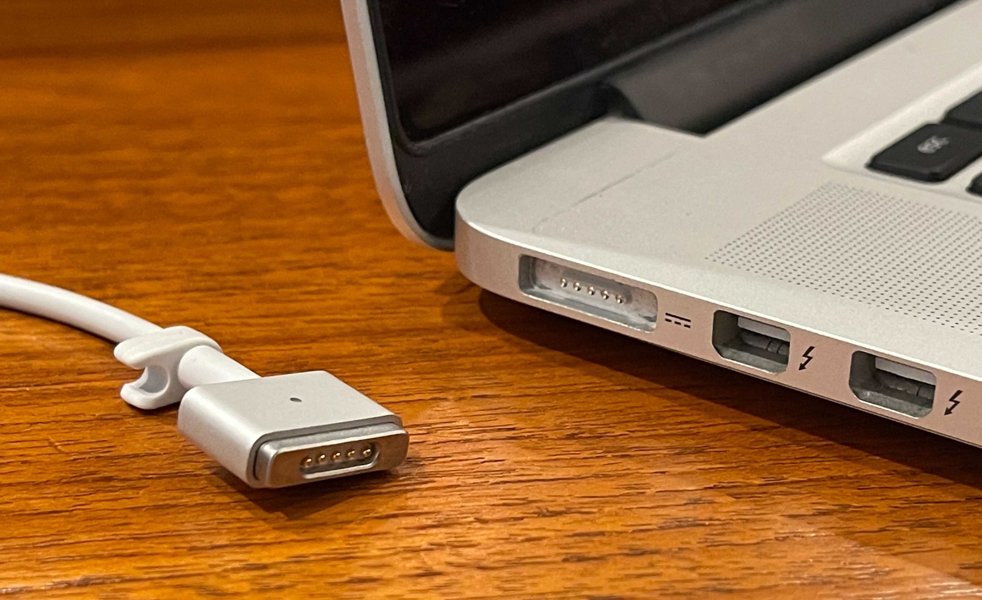 macbook-pro-magsafe.jpg