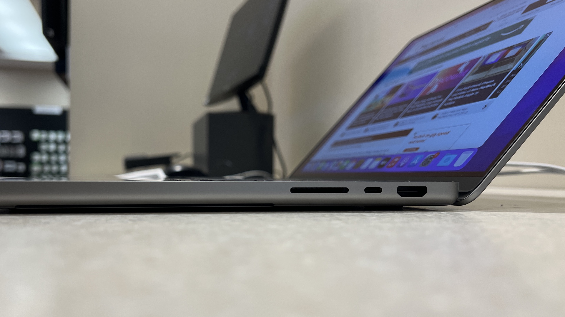 mbp14-03.jpg