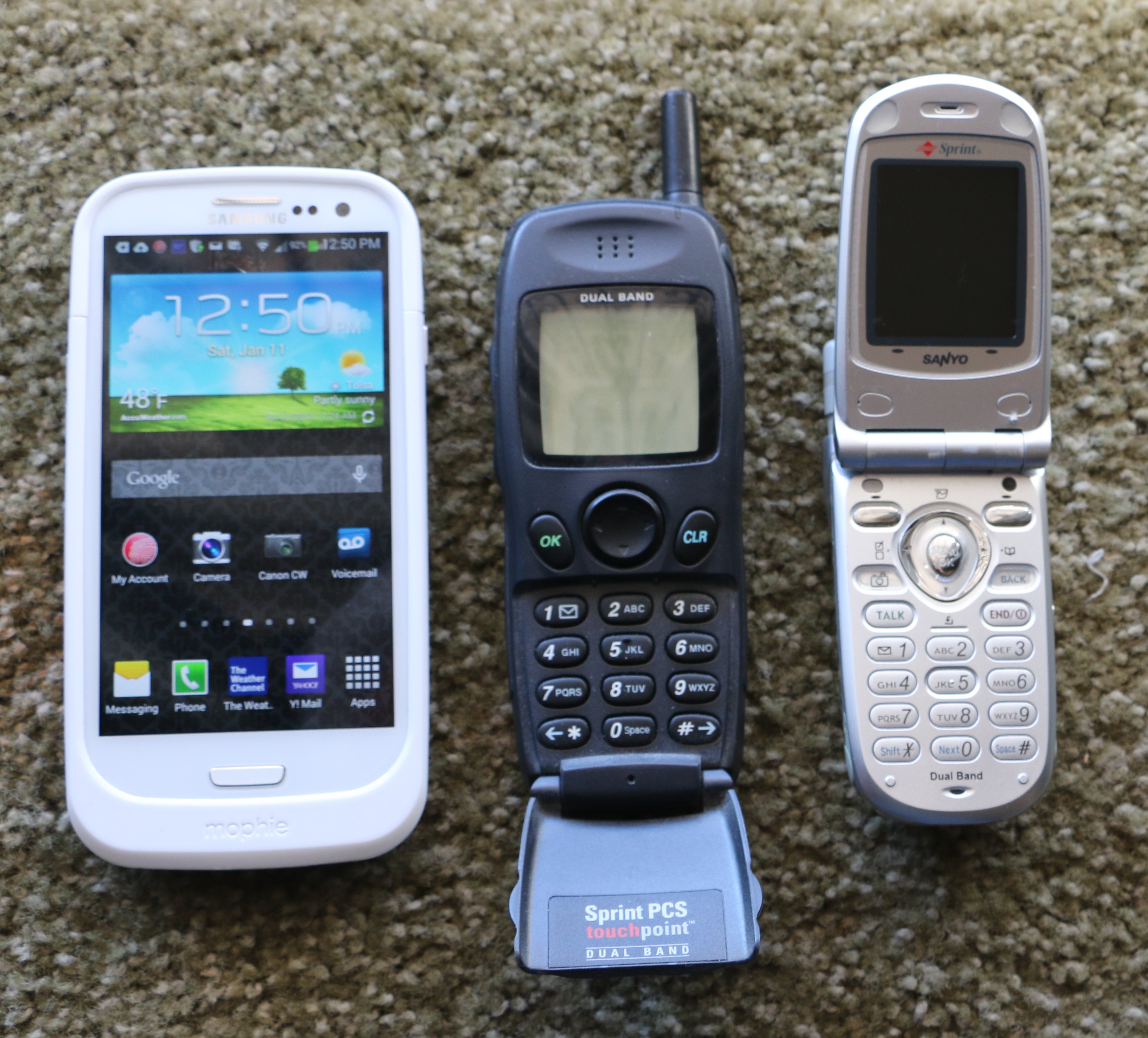 My old and new Phones 70D 01112014.jpg.JPG