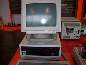 Olivetti_M24_by_Moehre1992.jpg