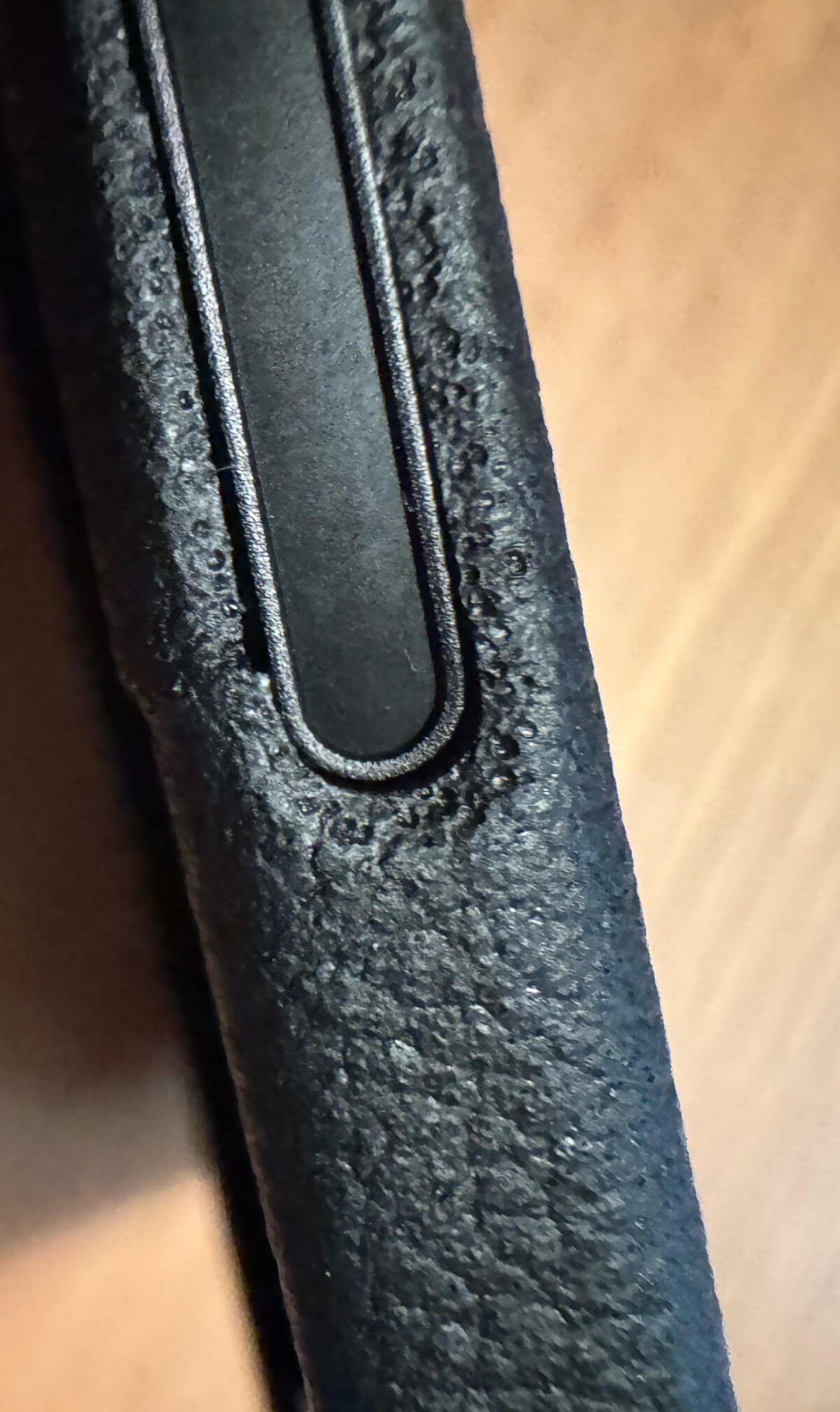 otterbox_cactus_iphone_air_cracked.jpg