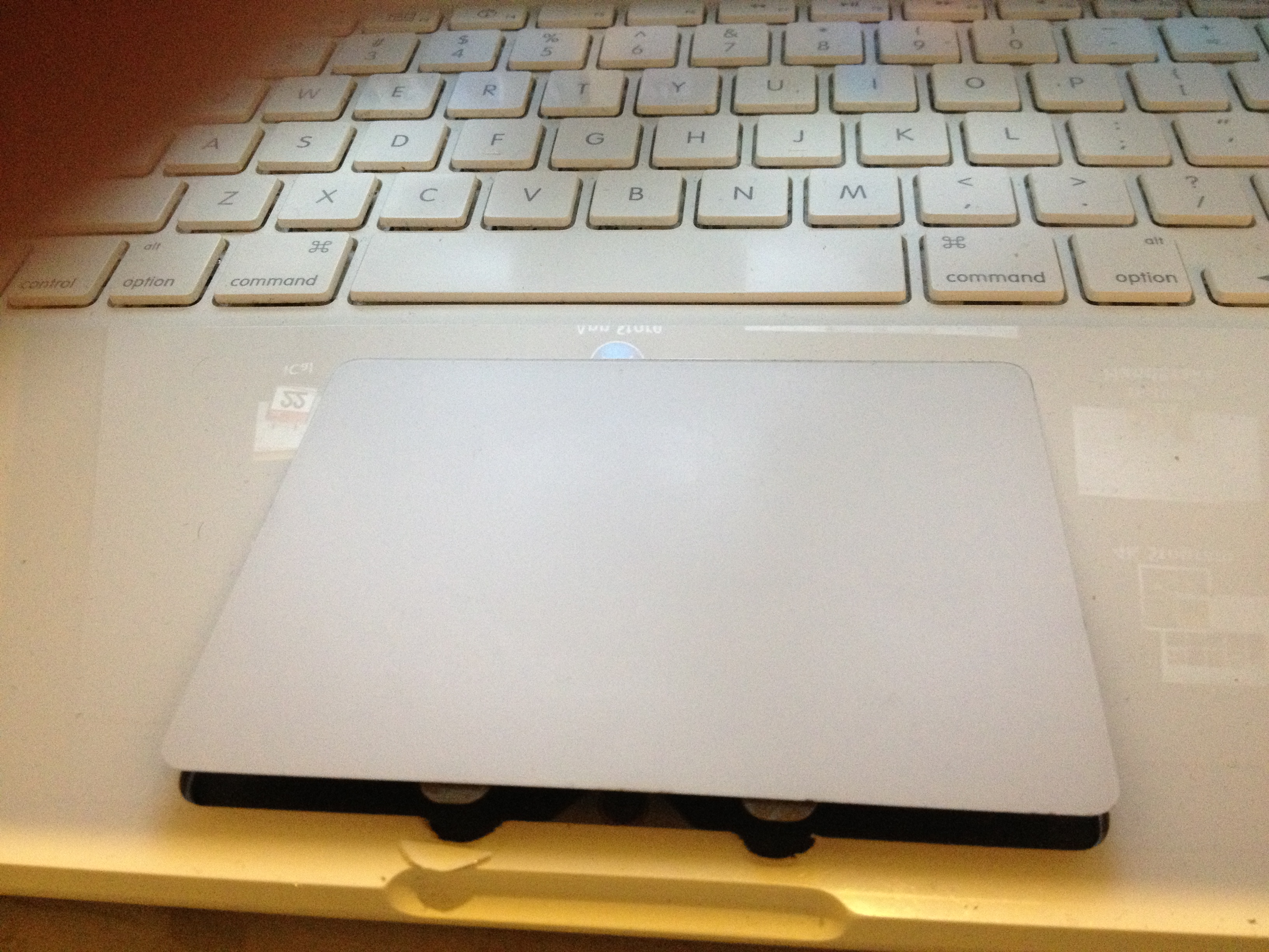 10 Macbook Battery Swelling Damage Macrumors Forums