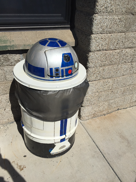 r2d2 trash can.png
