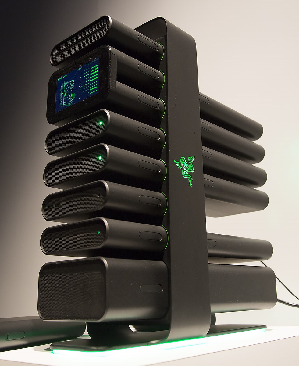 Razer_2D00_Christine_2D00_Concept_2D00_Wide_2D00_1200h_5F00_61A90A38.jpg