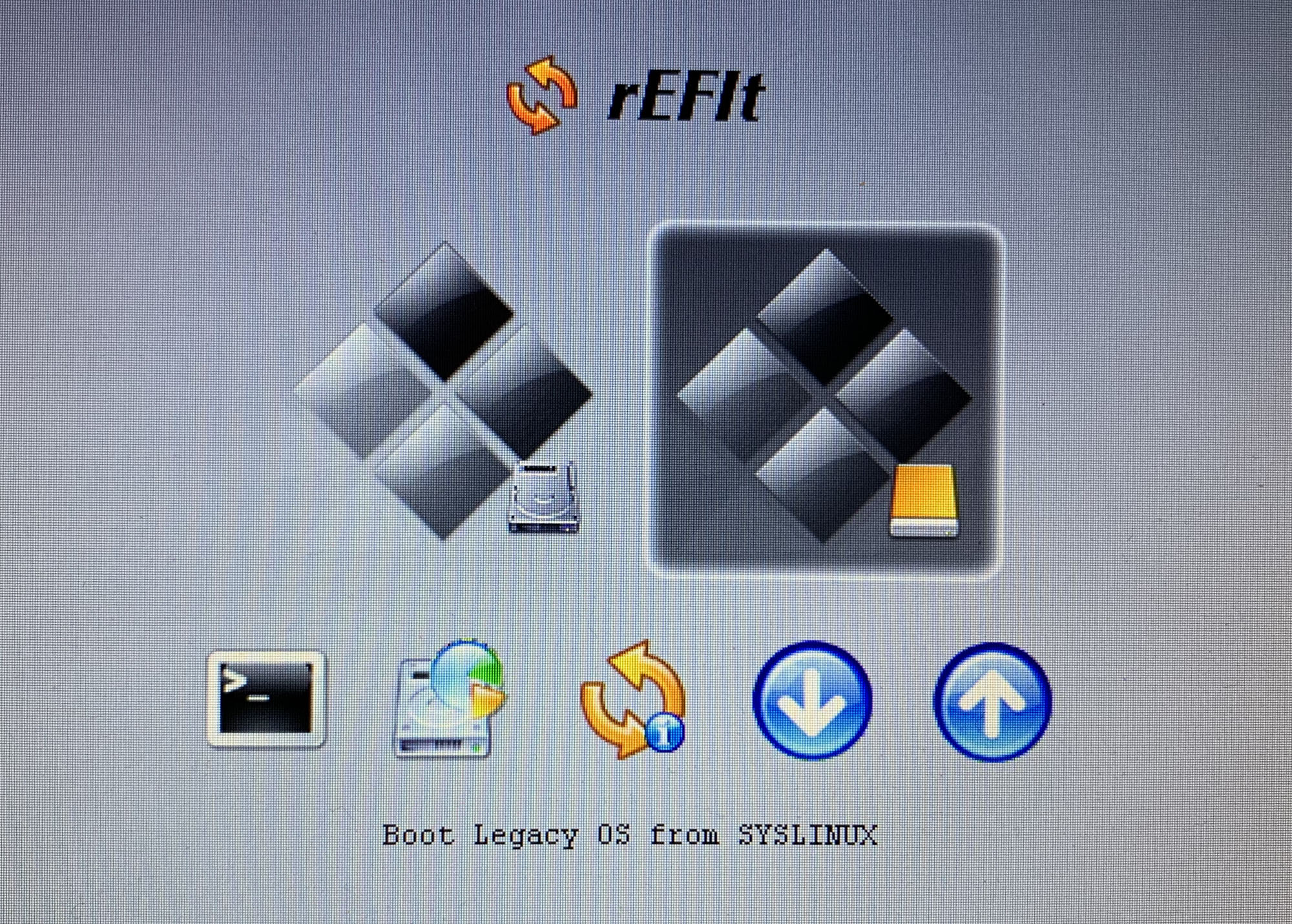 rEFit Bootscreen 2.jpg