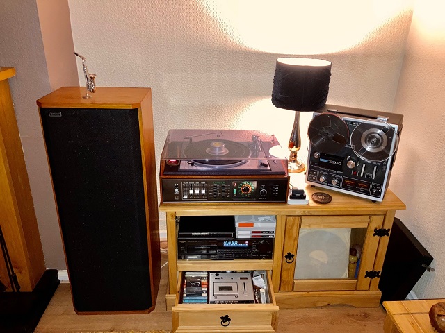 Retro corner.jpg