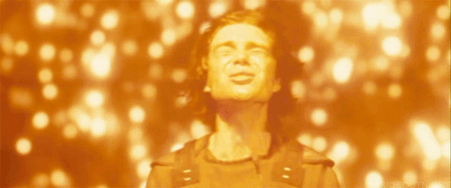 Robert-Capa-Gif-cillian-murphy-as-robert-capa-in-sunshine-20098854-500-209.gif