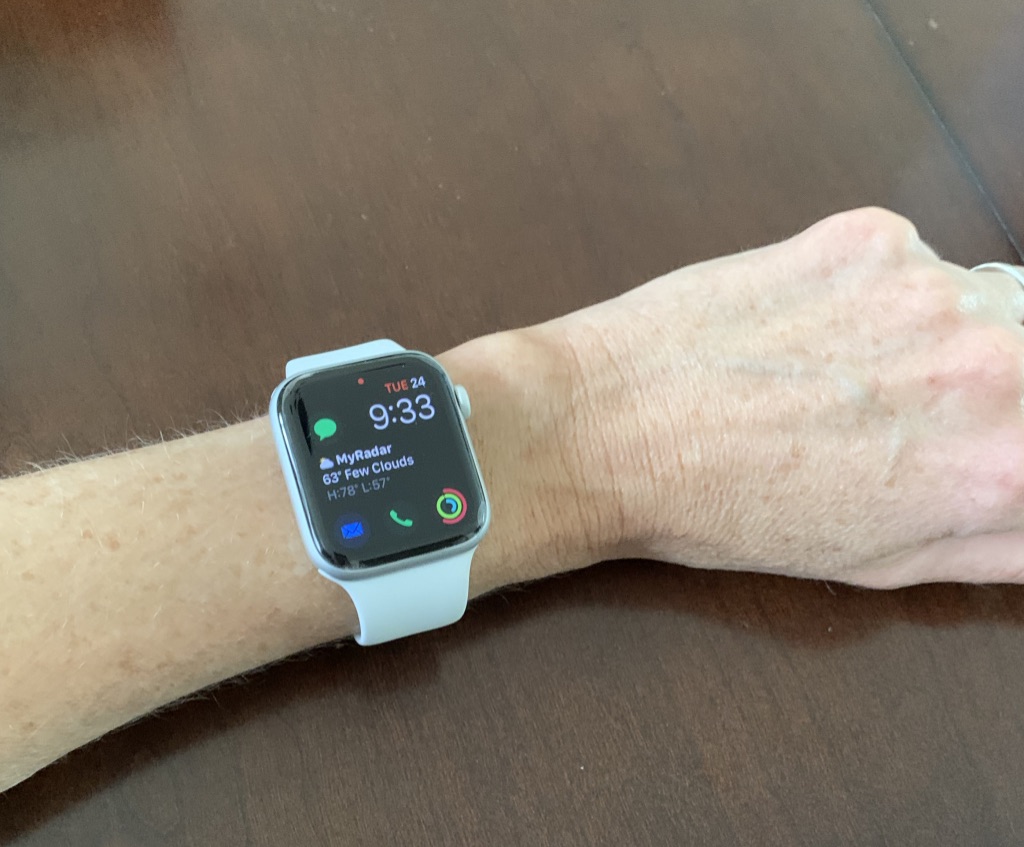 Apple watch 44mm online on small wrist
