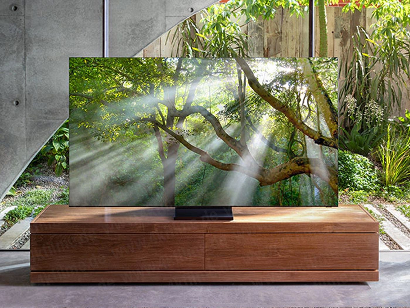 samsung_8k_qled_bezel_less.jpg