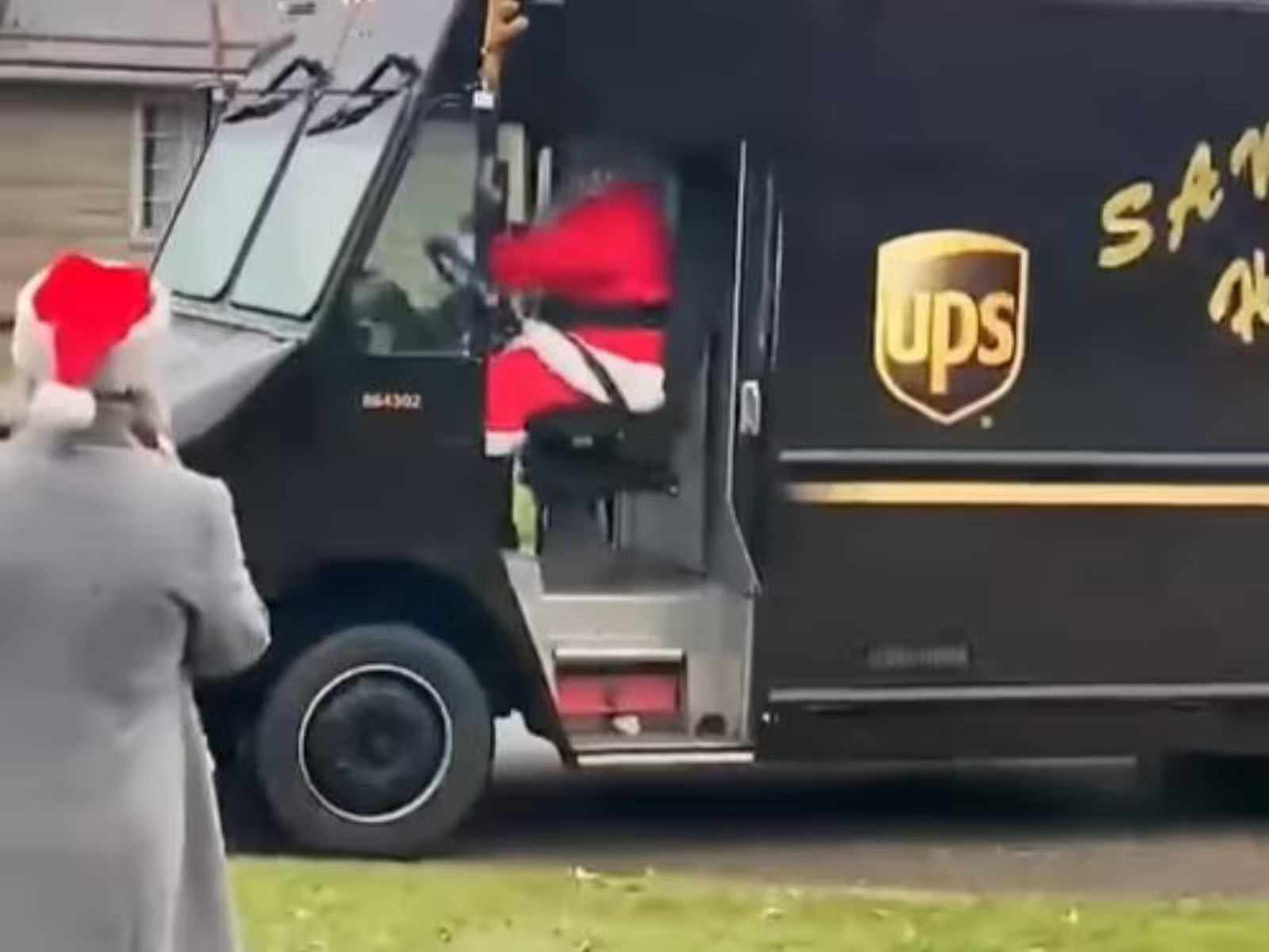 santa-claus-driver-16403404454x3.png