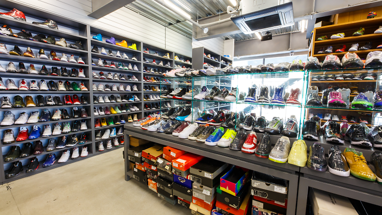 shoe-store.png