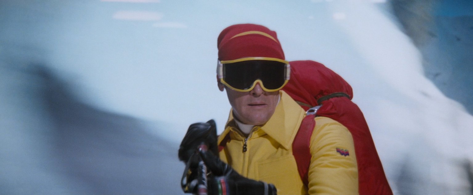 Spy-Who-Loved-Me-Ski-Suit.jpg