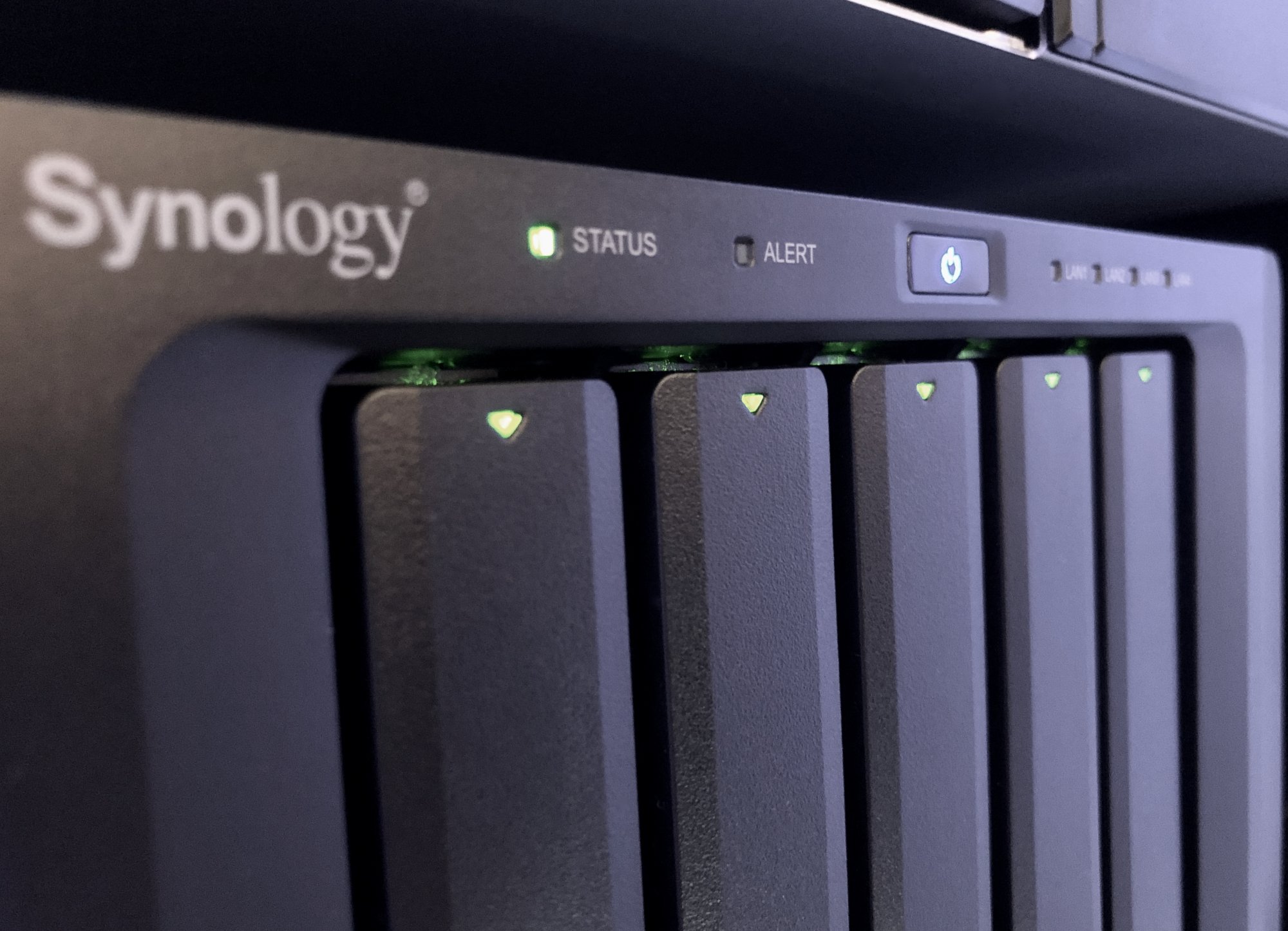 Synology DS1517+ BW.jpeg