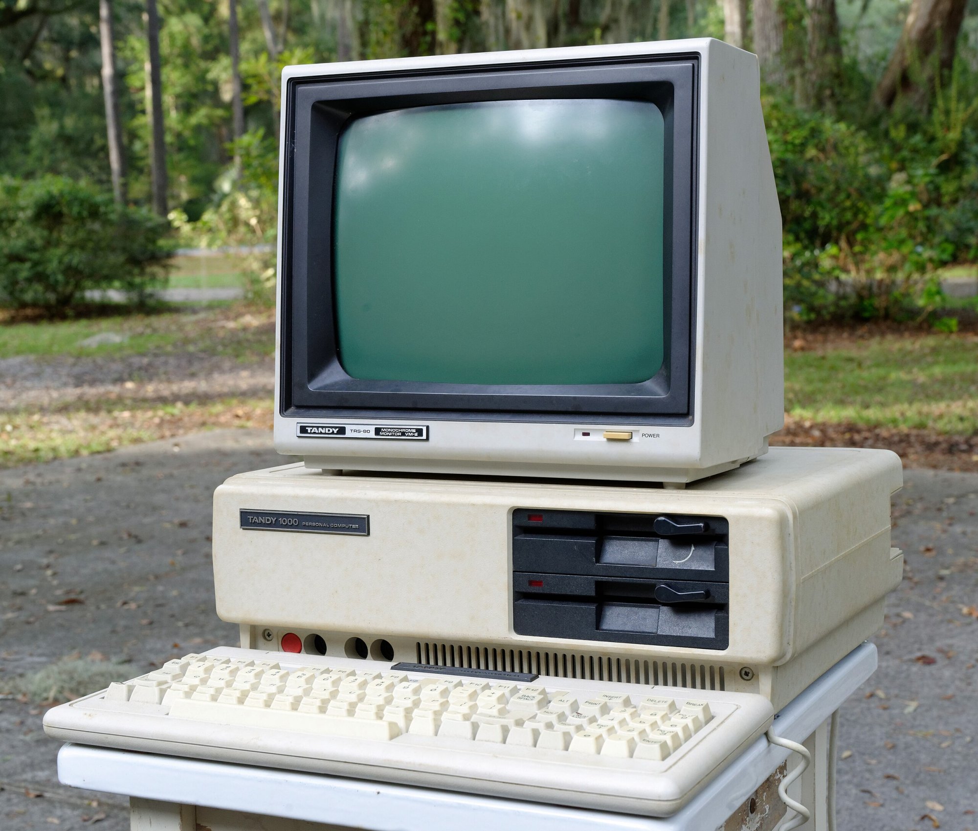 Tandy_1000_computer_original.jpg